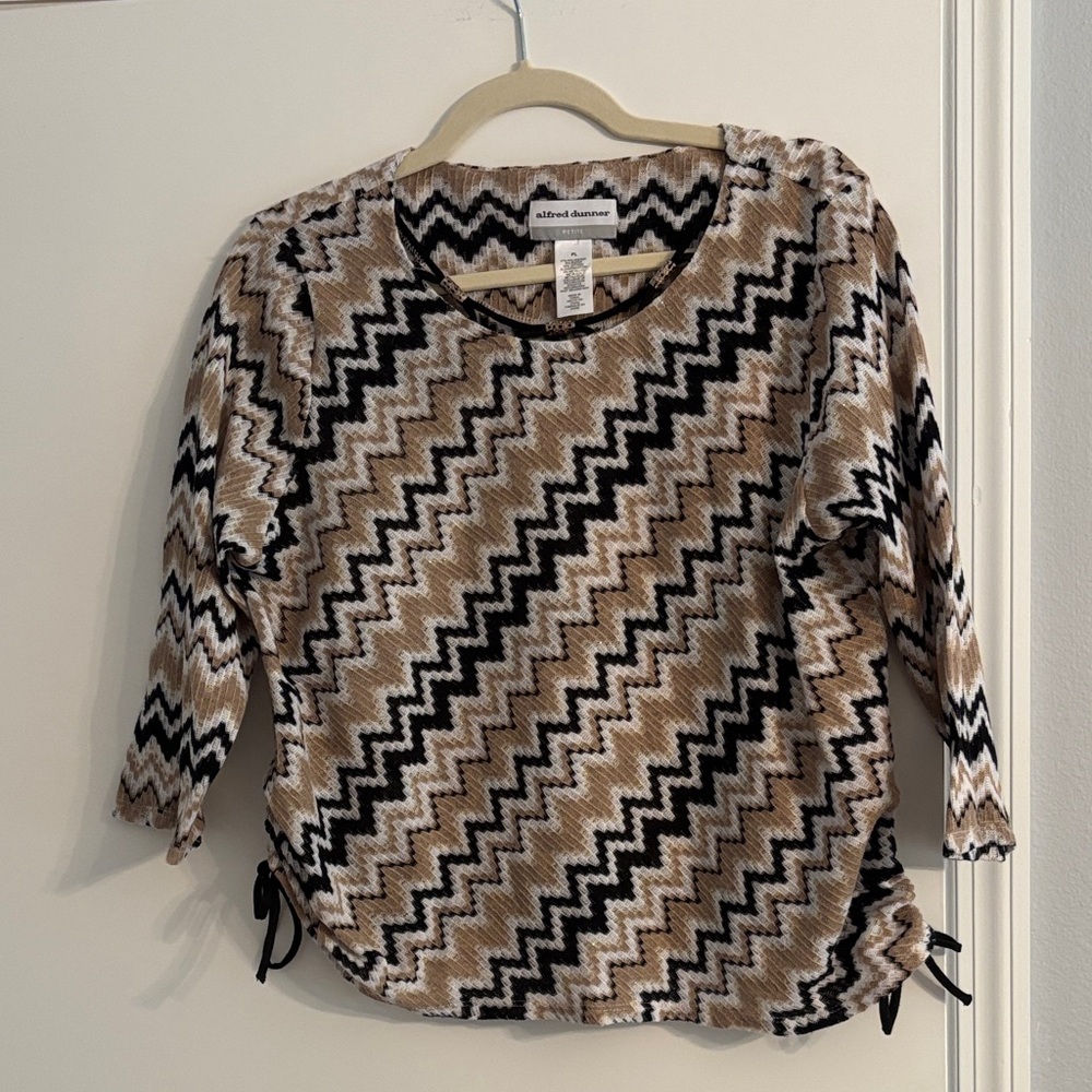 Alfred Dunner Women's Zigzag top - Black and Tan with side ties size PL